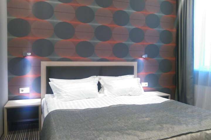 Room 12 of 34
