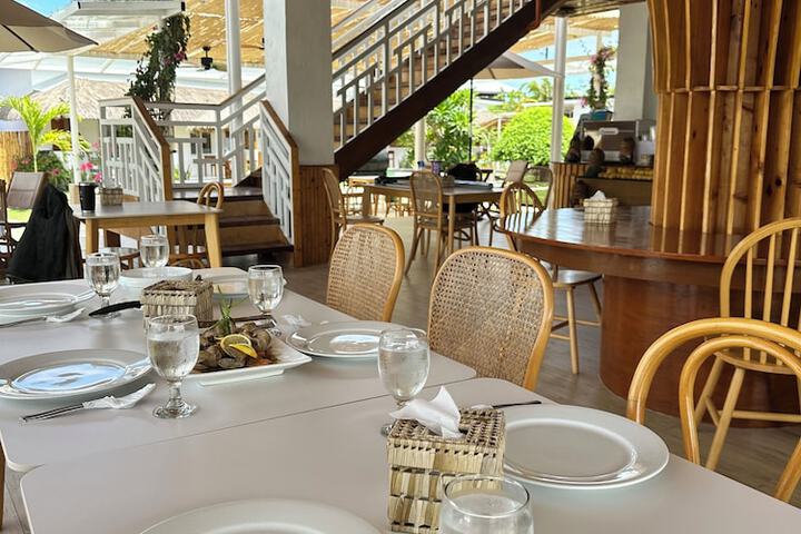 Dining 53 of 62