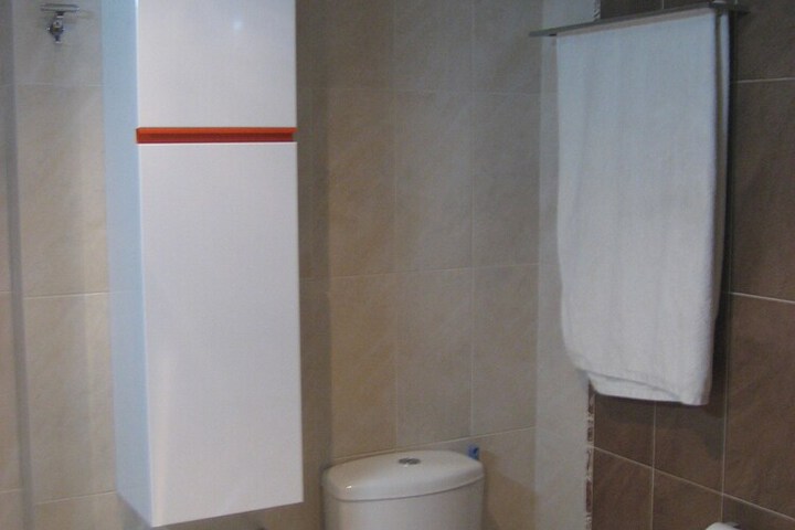 Room 8 of 12