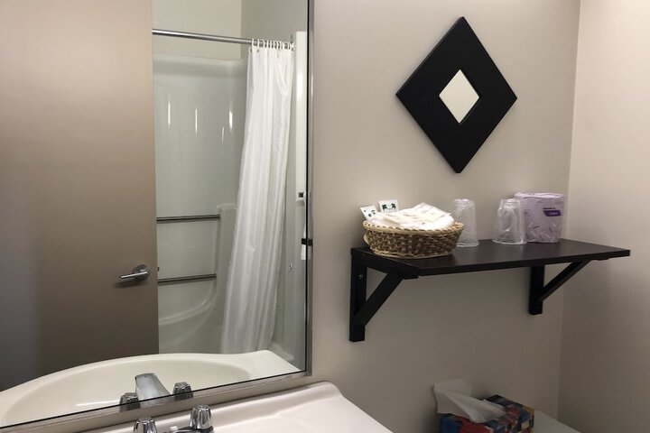 Room 10 of 18