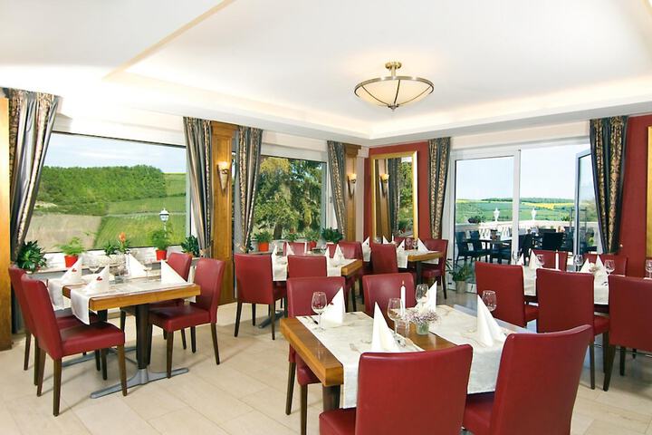 Dining Photos