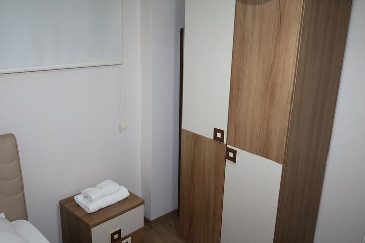 Room 2 of 62