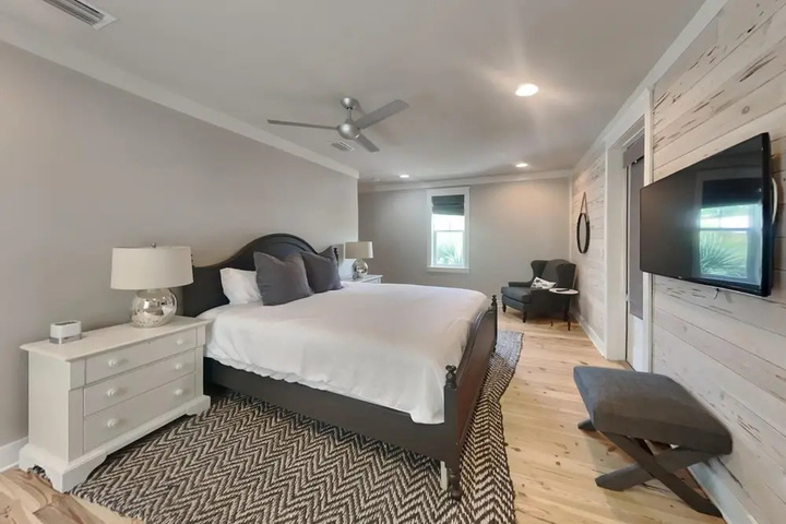 Room 6 of 20