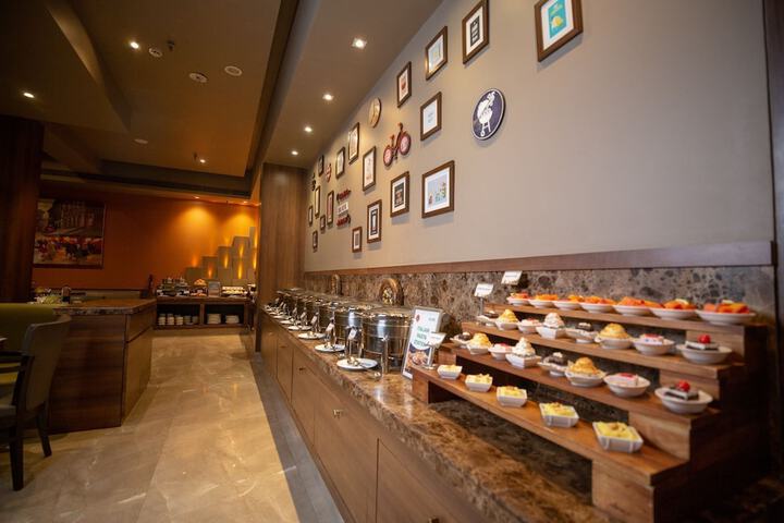 Breakfast buffet