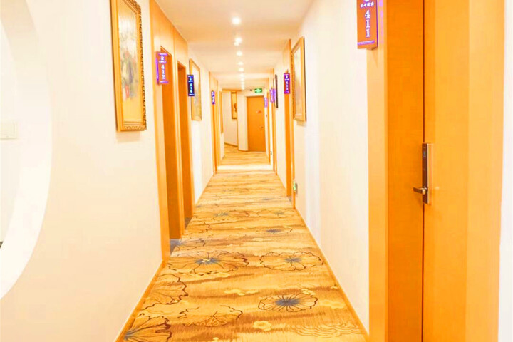 Hotel Interior 5 of 13
