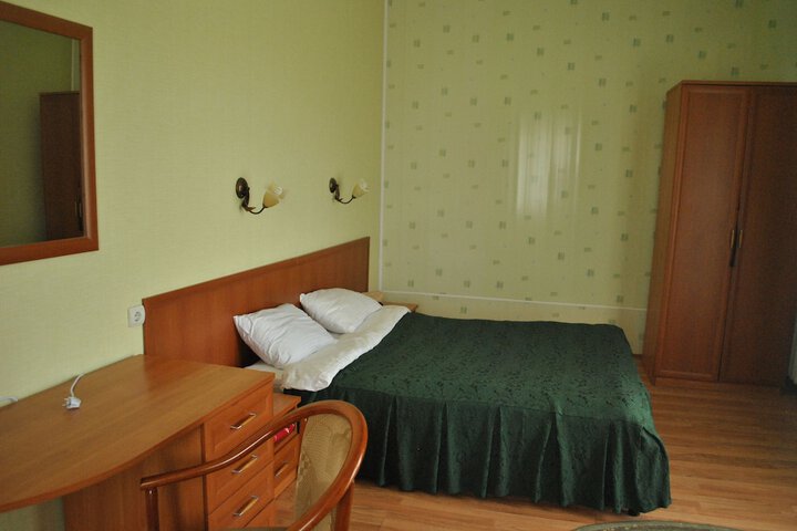 Room 6 of 31