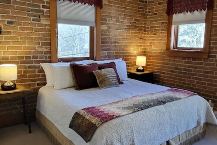Room 8 of 35