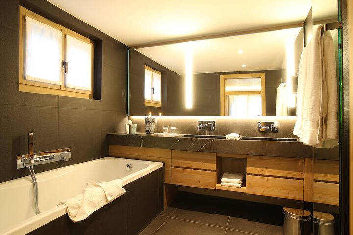 Room 15 of 110