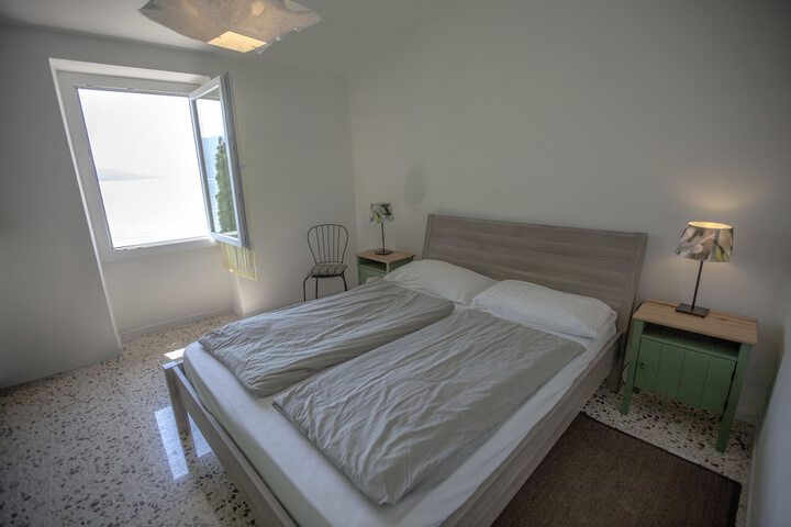 Room 19 of 158
