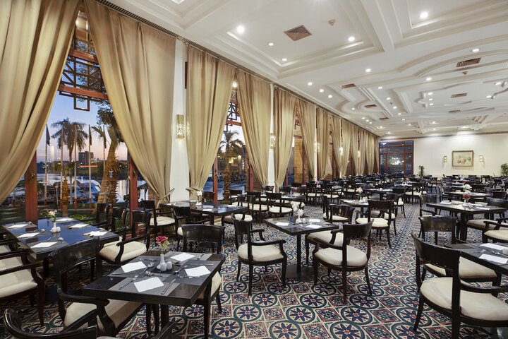 Dining 67 of 93