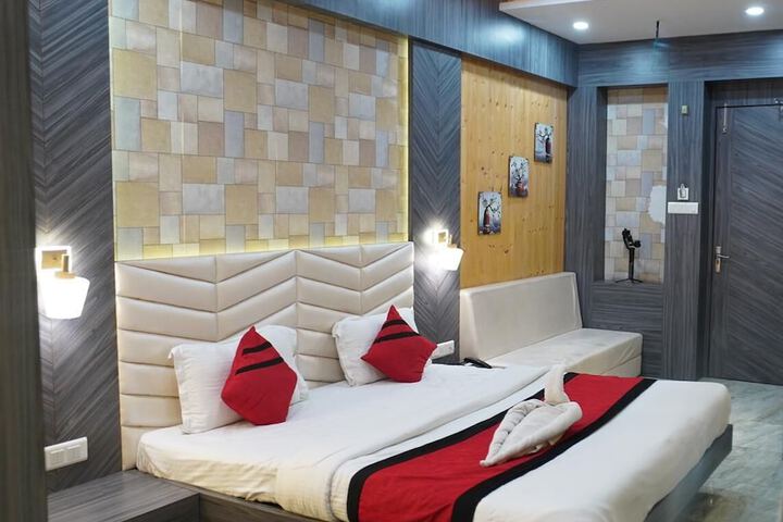 Room 3 of 6