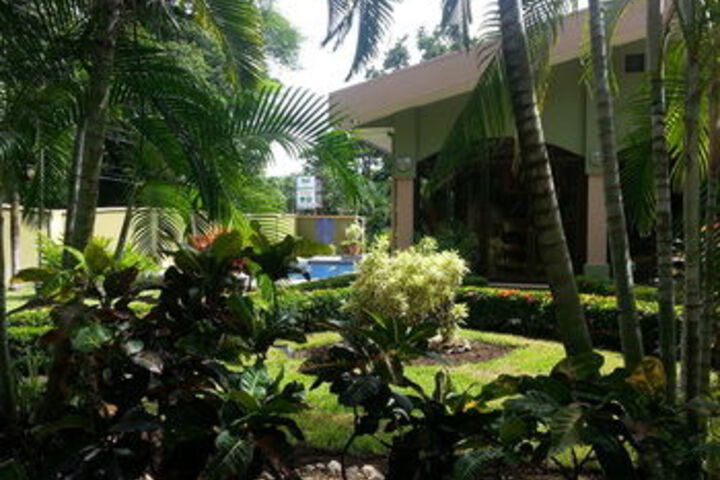 Hotel Exterior 11 of 26