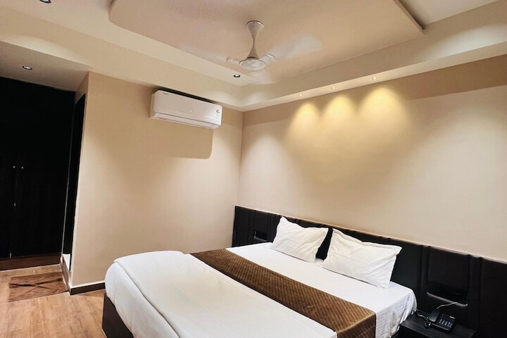 Room 19 of 25