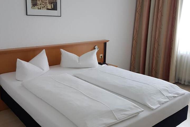 Room 7 of 42