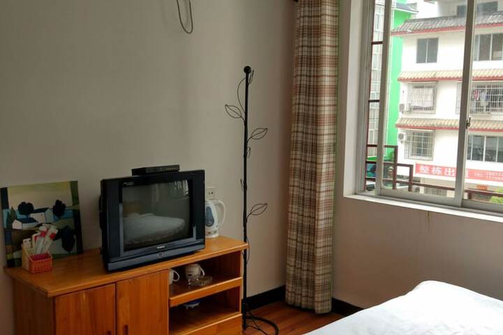 Room 23 of 28