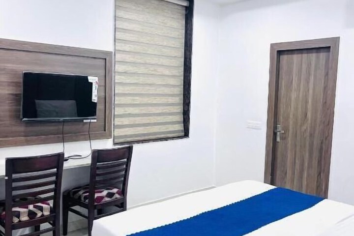 Room 2 of 13