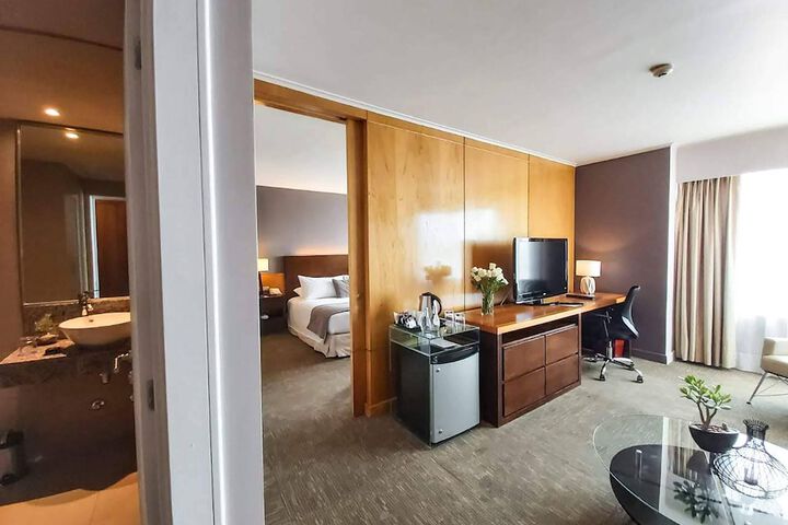 Room 18 of 38