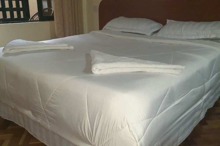 Room 5 of 130