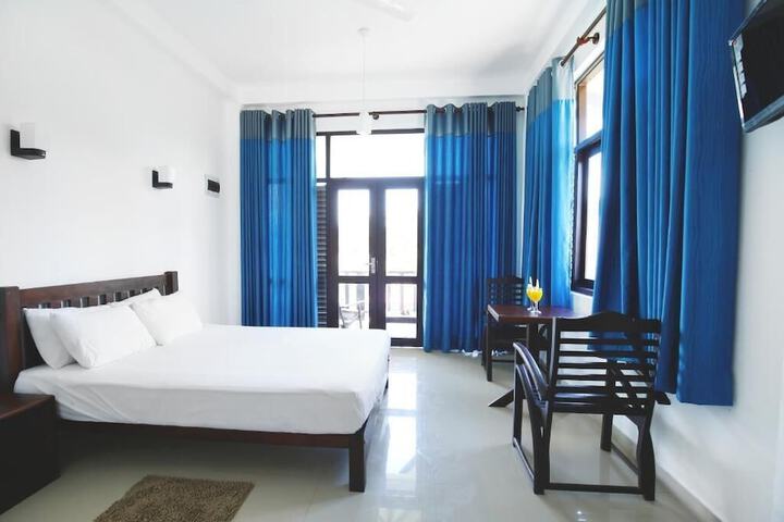 Room 5 of 18