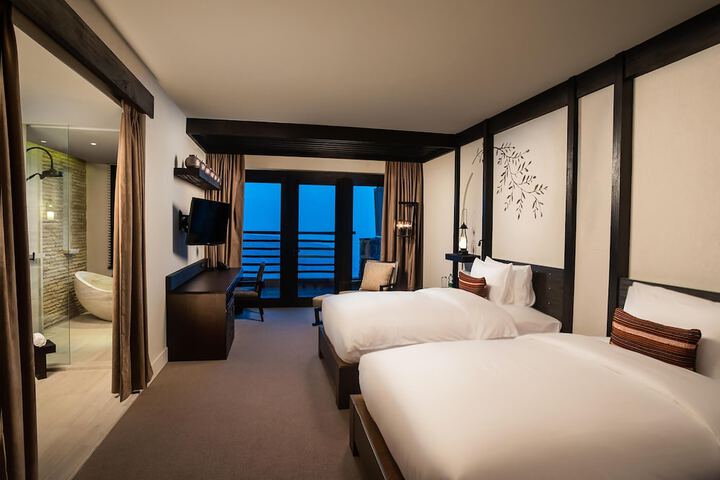 Room 49 of 318