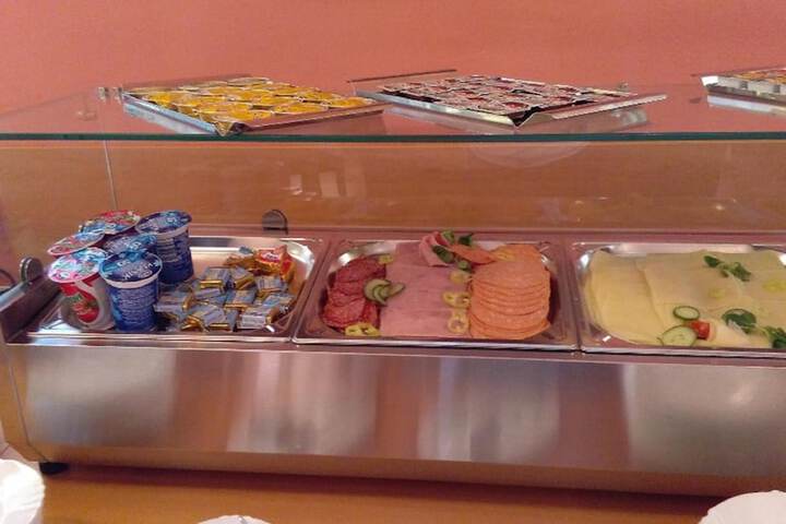 Dining 36 of 45