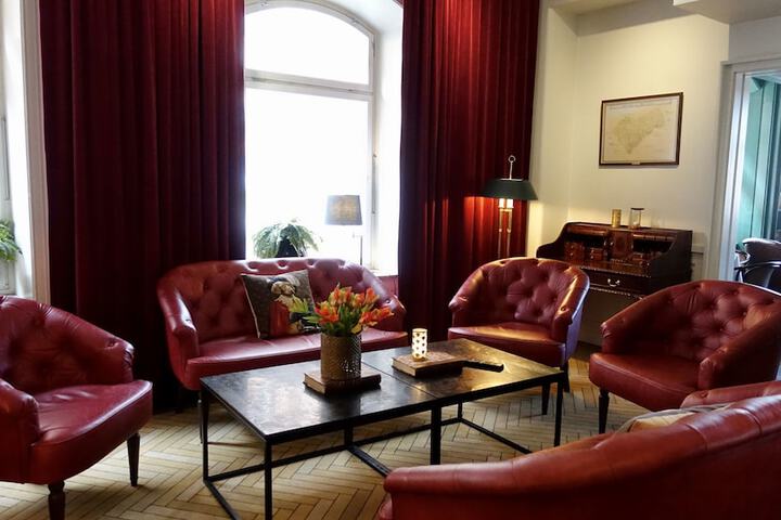 Hotel Lobby