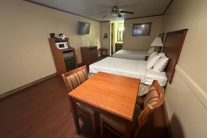 Room 35 of 86