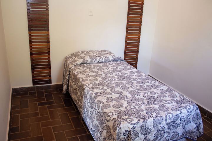 Room 7 of 143