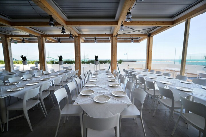 Dining 110 of 191