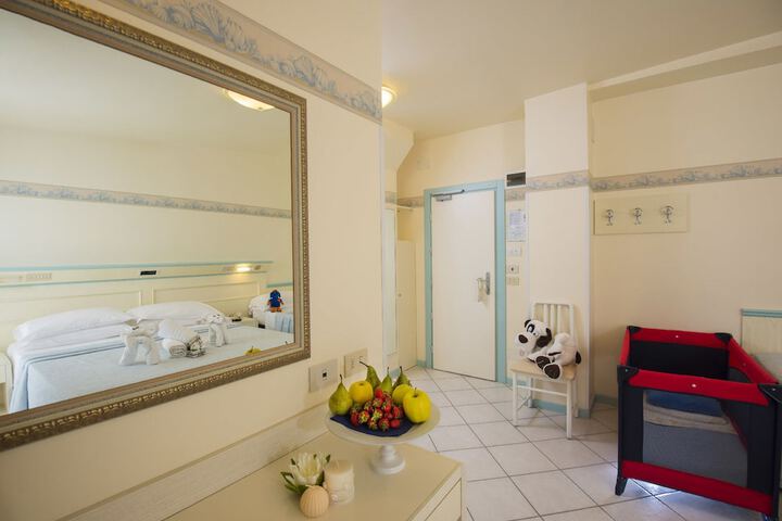 Room 8 of 23