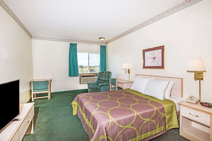 Room 4 of 13
