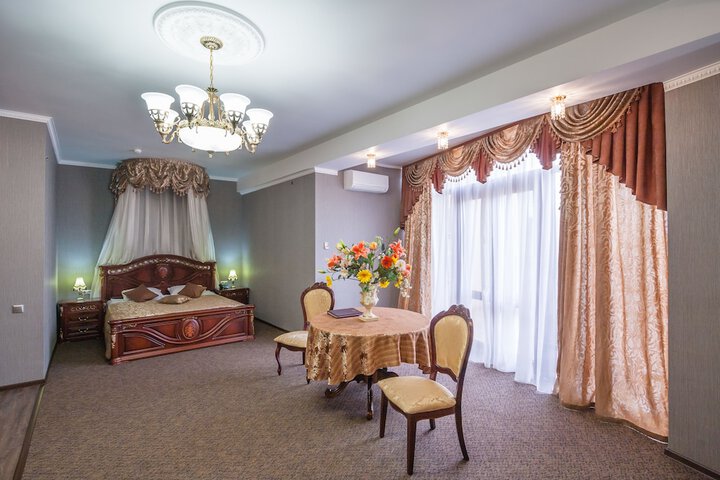 Room 16 of 63