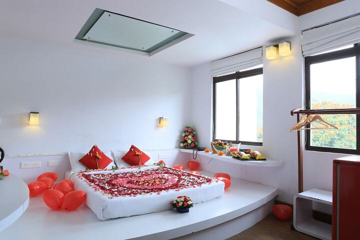 Room 10 of 48