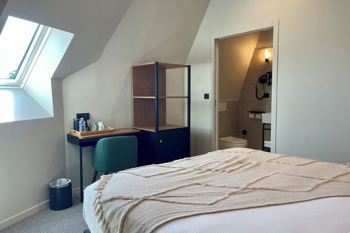 Room 50 of 75