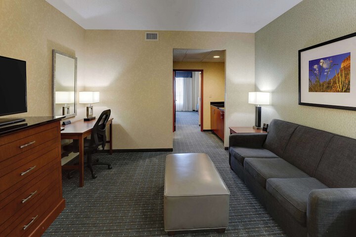 Room 13 of 77