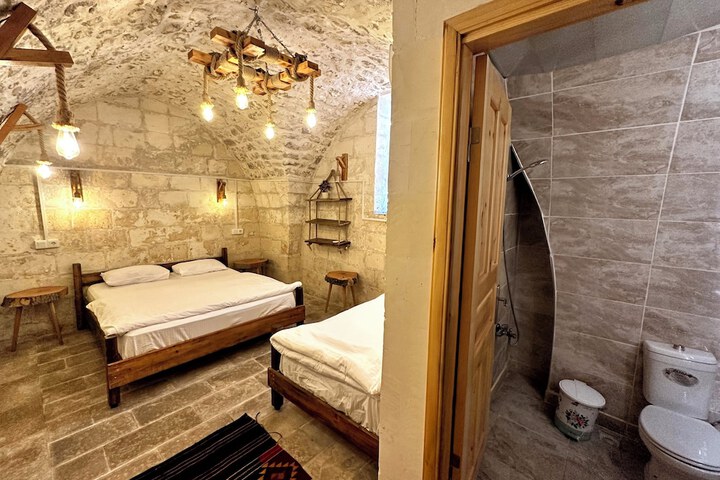 Room 3 of 26