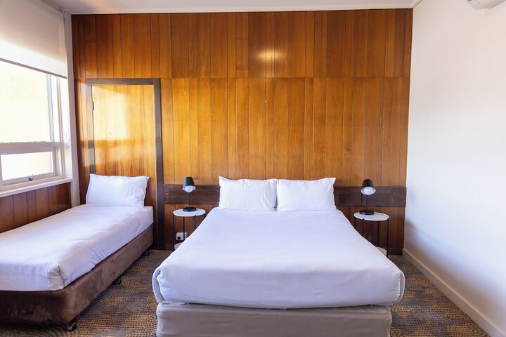 Room 13 of 34