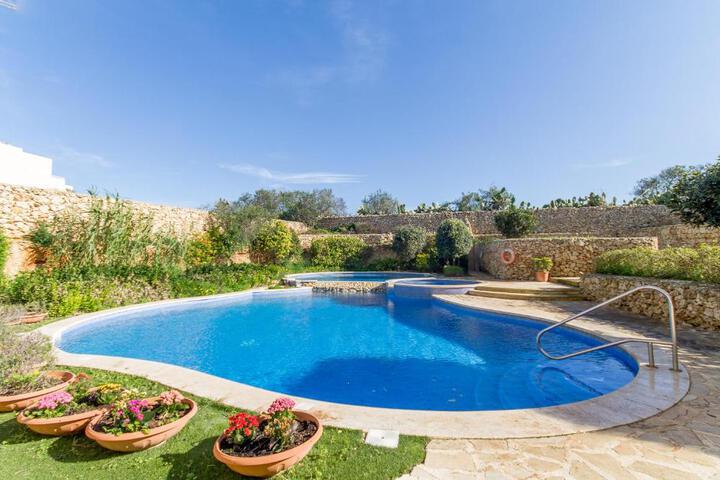Sunny & Pool Quiet Apart Qala Gozo - Happy Rentals