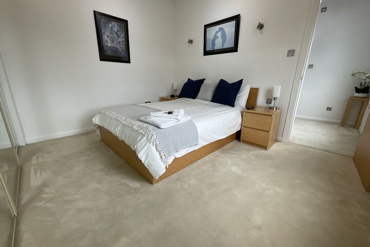Room 12 of 73