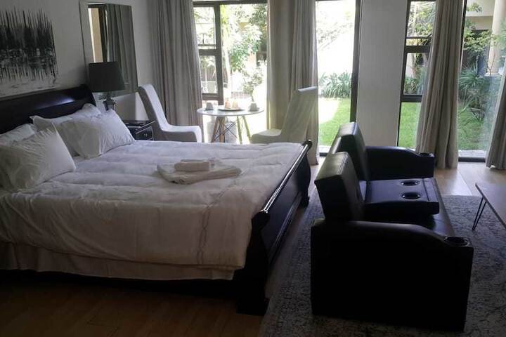 Room 52 of 60