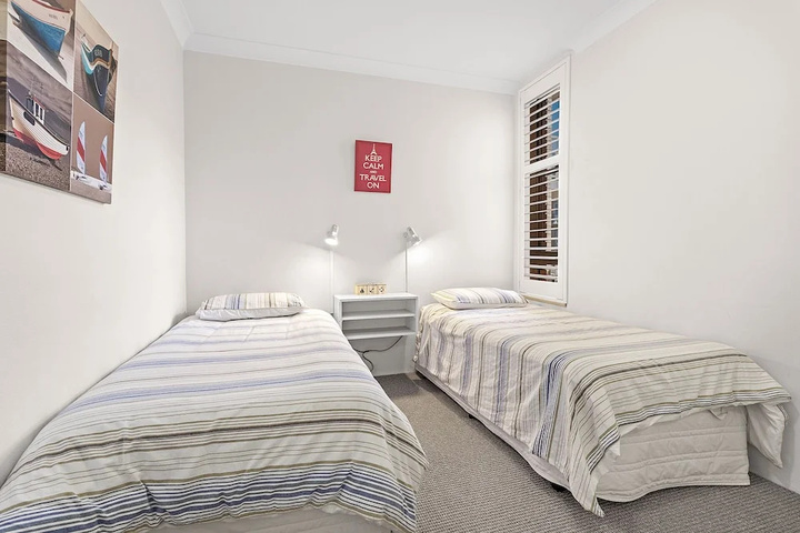 Room 6 of 13