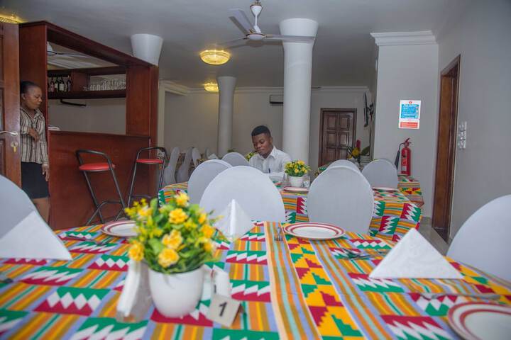 Dining 38 of 60