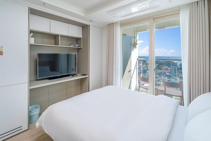 Room 421 of 640