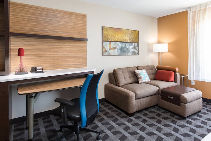 Room 46 of 84