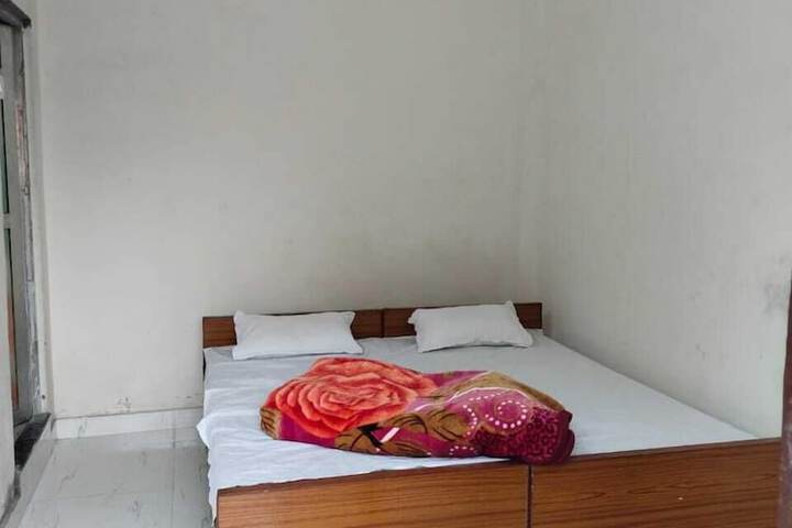 Room 8 of 45