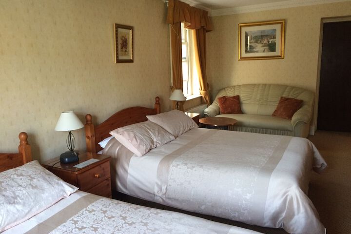 Room 13 of 28
