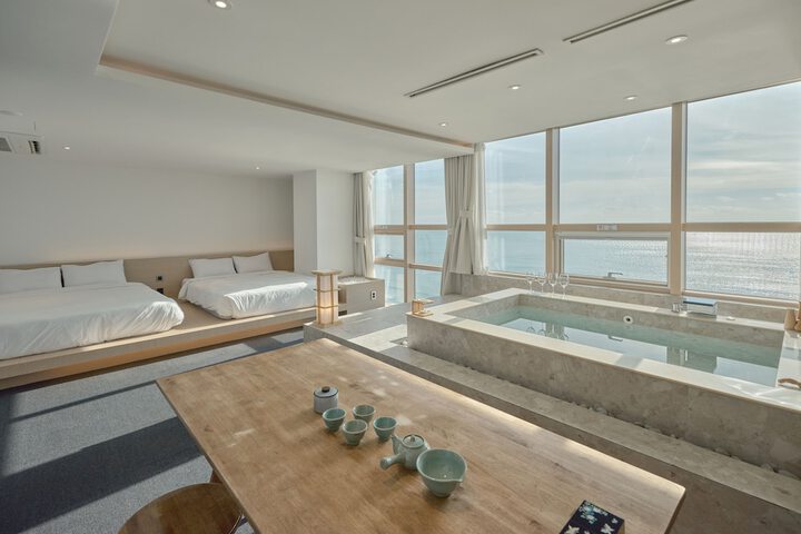 Room 50 of 224