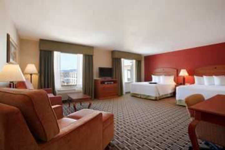 Room 9 of 16