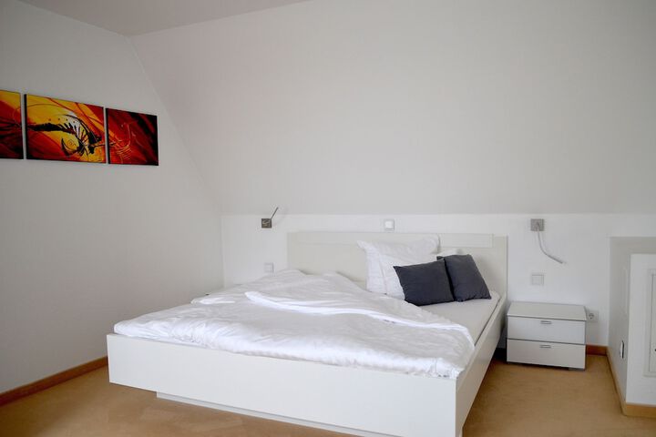 Room 14 of 28