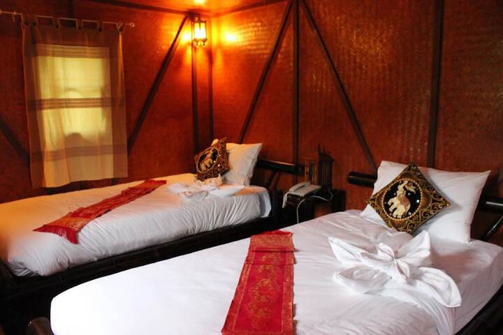 Room 6 of 27